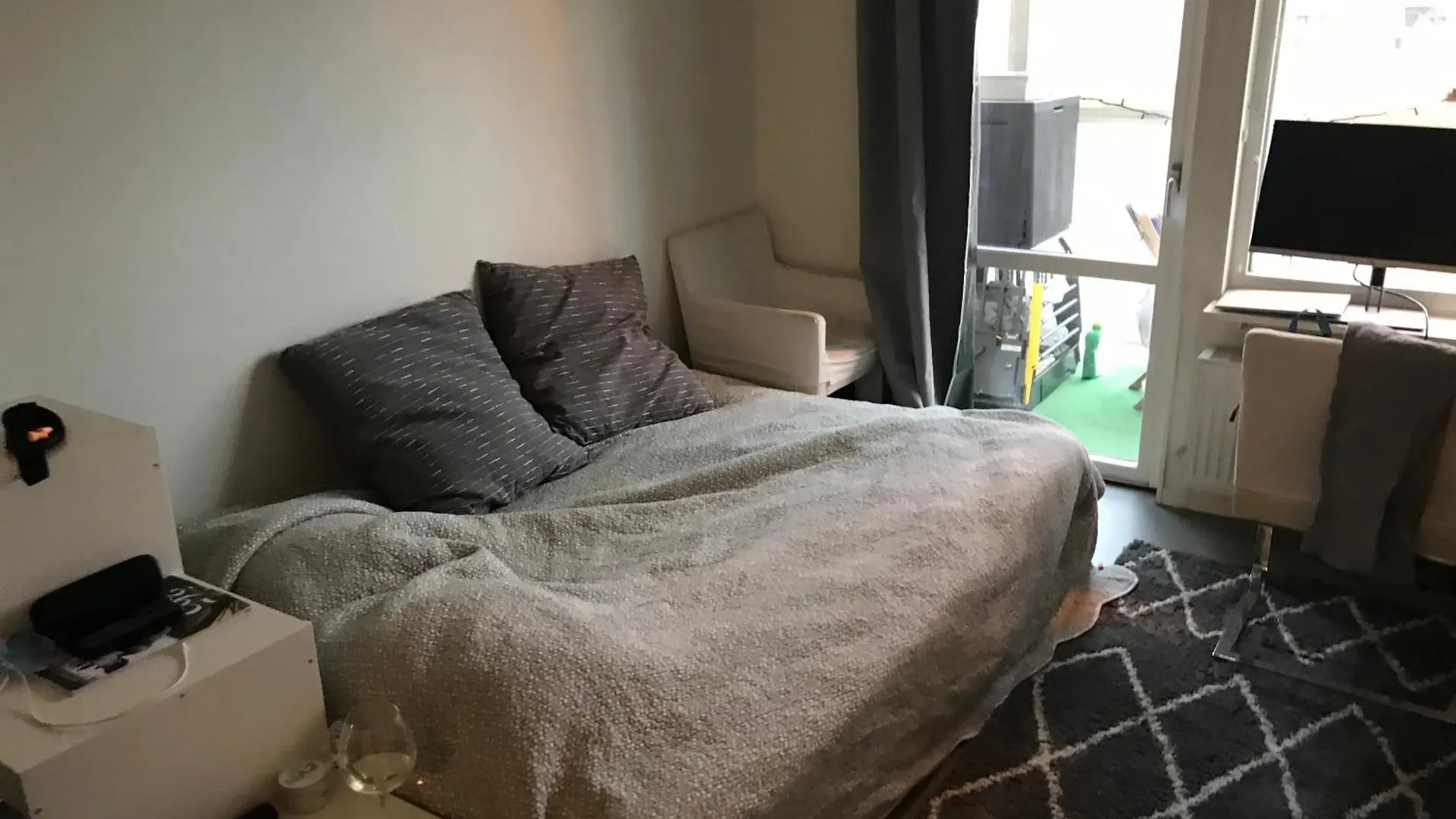 Hoegst Upp Med Balkong I Soederlaege Stockholm Apartment